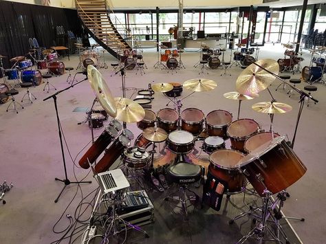 Simon Phillips Metal Drummer, Simon Phillips, Tama Drums, Drums Studio, Drum Sets, Engine Room, Drum Kit, Snare Drum, Drummers