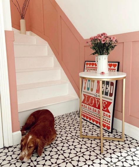 Best panelling ideas for your hallway – Style your Sanctuary Hallway Wall Panelling, Hallway Panelling Ideas, Modern Victorian Design, Wall Panelling Ideas, Hallway Stairs And Landing, Hallway Colour Schemes, Stairs And Hallway Ideas, Hallway Panelling, Panelling Ideas