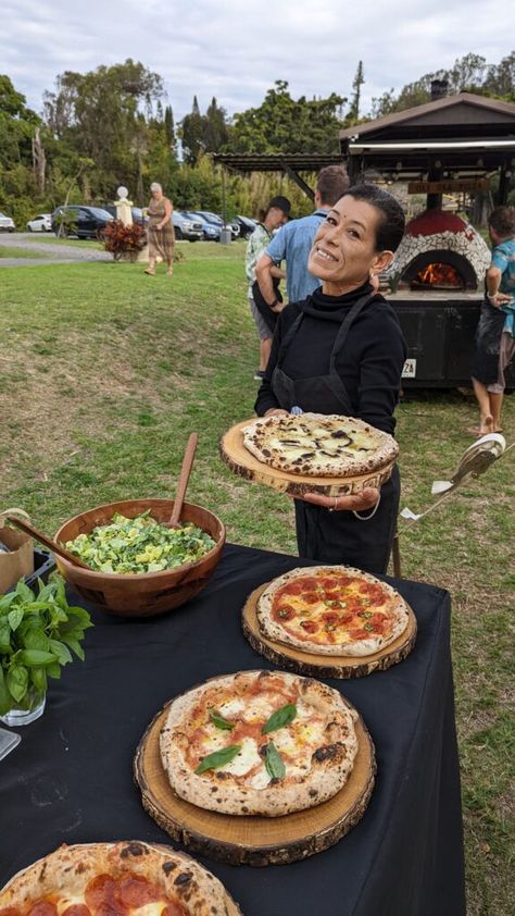 Pizza Catering Display, Pizza Display For Party, Pizza Table, Charcuterie Wedding, Pizza Station, Birthday Catering, Pizza Catering, Pizza Buffet, Backyard Celebration