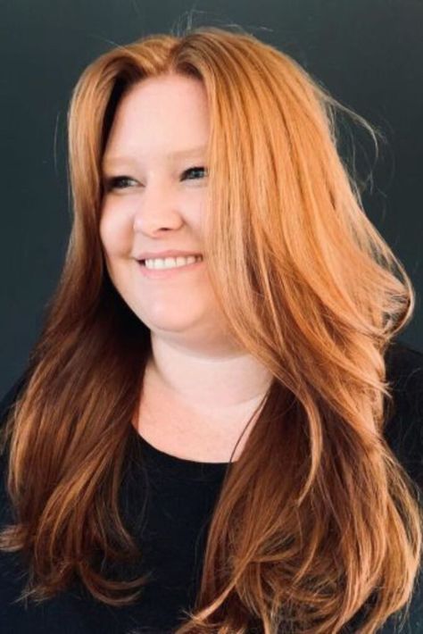 Layered Haircut For Round Face, Plus Size Women Haircuts, Plus Size Haircut, Round Face Hairstyles Long, Haircut For Round Face, Long Layered Haircut, Plus Size Hairstyles, Chubby Face Haircuts, Chin Hair