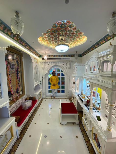 Shrinathji Mandir Design, Thakur Ghor Design, Pushtimarg Mandir Design, Shriji Bava, Luxury Pooja Room Design, Altar Furniture, Hinduism Culture, Classic House Interior Design, Diy Interior Decor