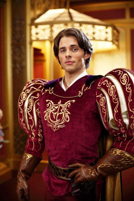 *PRINCE EDWARD (played by: James Marsden) ~ Enchanted (Seriously, his performance is basically perfect) Enchanted Prince, Enchanted Movie, James Marsden, Prince Costume, Disney Enchanted, Disney Live, Shia Labeouf, Logan Lerman, Ya Fantasy