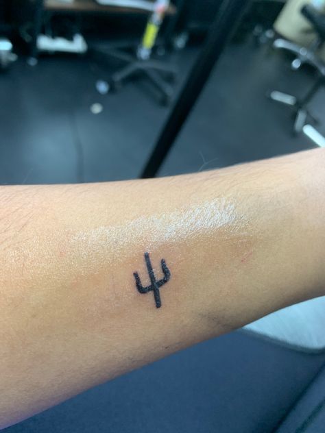 Small Twenty One Pilots Tattoos, Twenty One Pilots Tattoo Ideas, Tøp Tattoos, Twenty One Pilots Tattoo, Twenty One Pilots Logo, Pilot Tattoo, Trident Tattoo, Tattoos Infinity, Band Tattoos