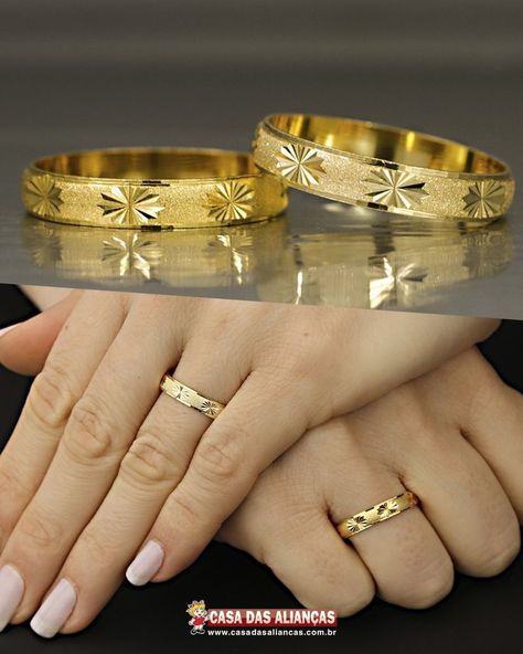 Female Wedding Bands, Gents Ring Design, Matching Wedding Band Sets, Couple Ring Design, Engagement Rings Couple, New Gold Jewellery Designs, Gold Rings Simple, Gold Color Ring, Gold Bridal Earrings