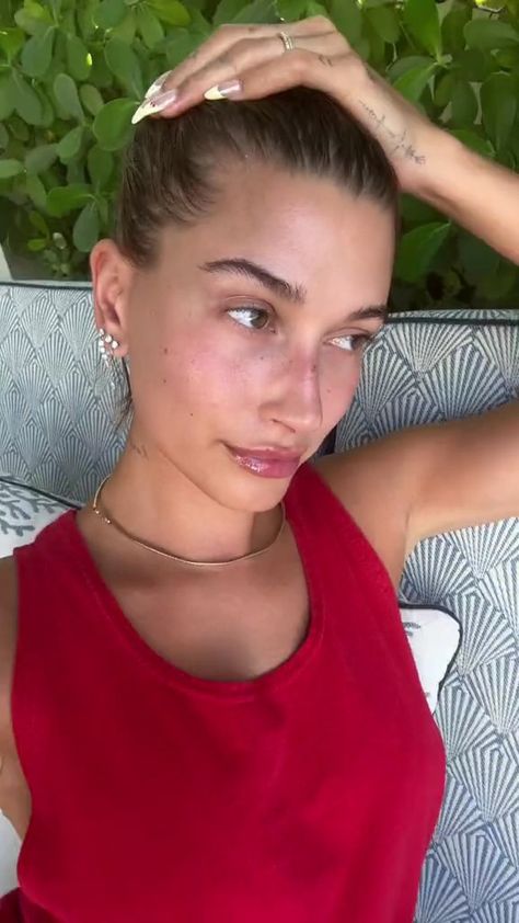 Hailey Bieber No Makeup, Hailey Bieber Natural, Hailey Style, Hayley Bieber, Fair Skin Makeup, Hailey Rhode, Ig Aesthetic, Hailey Bieber Style, Hailey Baldwin Style