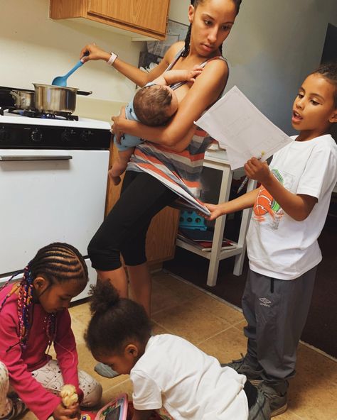 Mom of Four Shares Candid Multitasking Photo: 'There's Not Enough Realness on Social Media' Exhausted Mom, Mom Goals, Four Kids, Facebook Photos, Homework Help, Friends Mom, Best Husband, Tiny Home, Single Mom