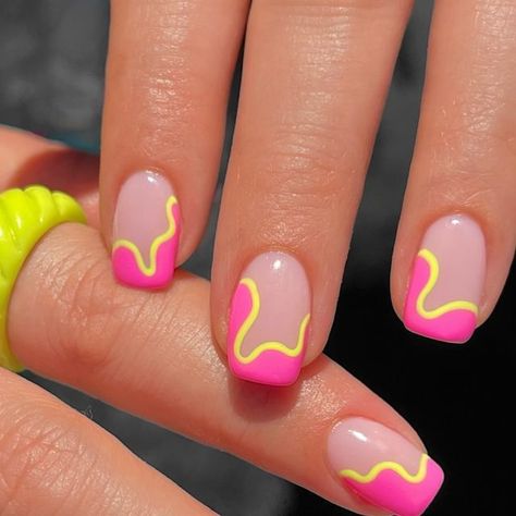 Manicure For Small Nails, Short Nail Designs Gel Simple Art Ideas, Abstract Gel Nail Art, Swirl Neon Nails, Nail Art For Small Nails, Nail Art For Square Nails, Neon Design Nails, Words On Nails, Retro Swirl Nails