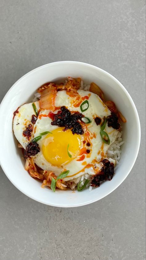 Chili Oil Breakfast, Eggs With Chili Oil, Kimchi And Eggs, Chili Oil Eggs, Kimchi Breakfast, Soy Sauce Egg, Egg Over Rice, Spam Rice, Food Moodboard