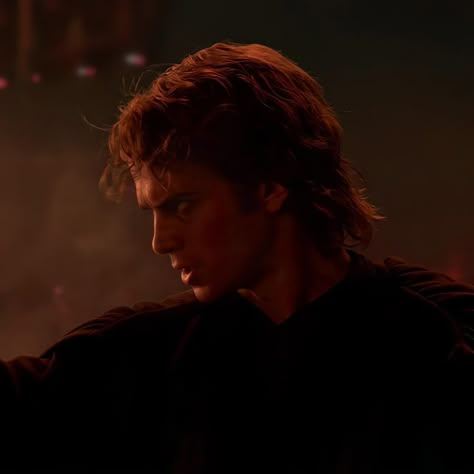 Anakin Skywalker Side Profile, A Skin Skywalker, Anakin Skywalker Hot Pics, Anakin Skywalker Pfp, Anakin Aesthetic, Anakin Skywalker Icon, Star Wars History, Anakin Vader, Anakin And Padme