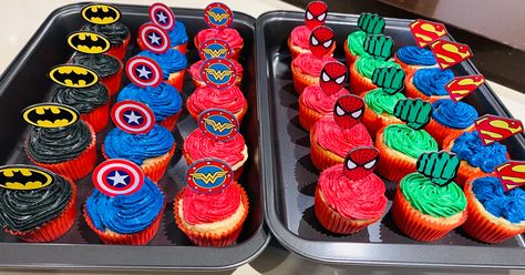 Superhero Birthday Cupcakes, Super Hero Birthday Party Ideas Food, Super Hero Cupcakes, Superhero Snacks, Marvel Baby Shower, Jeremiah 4, Superhero Cakes, Avengers Cake, Spiderman 4