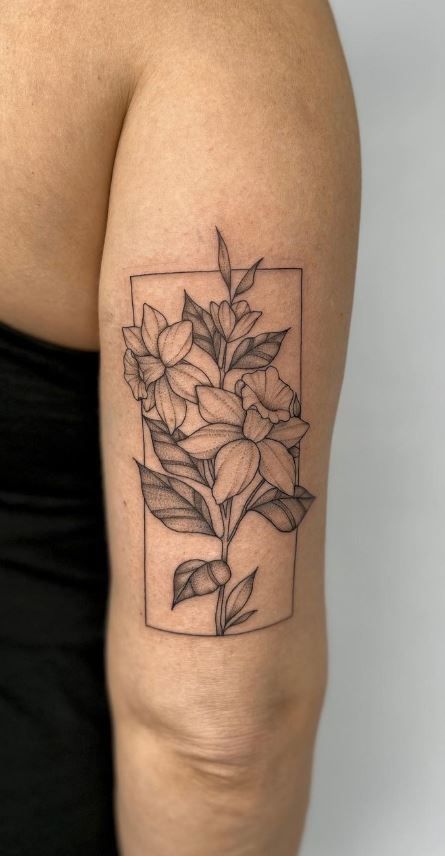 Daphodil Tattoo, Tattoos Daffodil, Daffodil Flower Tattoos, Nc Tattoo, Violet Flower Tattoos, New Tattoo Styles, Marigold Tattoo, Daffodil Tattoo, Tulip Tattoo