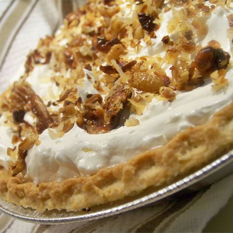 Toasted Coconut, Pecan, and Caramel Pie Caramel Pie Recipe, Pecan Desserts Recipes, Millionaire Pie, Nut Dessert, Caramel Ice Cream Topping, Caramel Pie, Pecan Desserts, Cream Cheese Pie, Coconut Pie