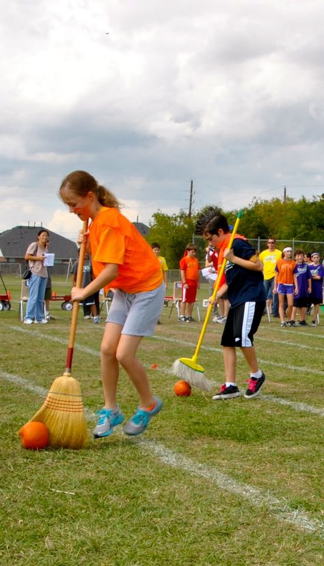 Pumpkin Sweep Race! Outside Fall Festival Games, Fall Theme Carnival Games, Easy Fall Festival Ideas, Kid Fall Festival Games, School Fall Festival Decorations, School Halloween Festival Ideas, Fall Obstacle Course, Daycare Fall Festival Ideas, Fall Fest Games For Kids