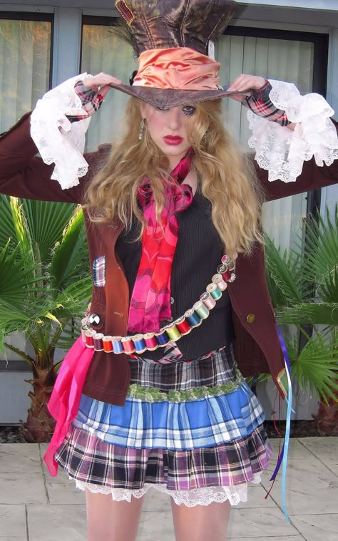 Cute Mad Hatter Costume Female, Mad Hatter Womens Costume Diy, Simple Mad Hatter Costume, Mad Hatter Girl Costume, Diy Mad Hatter Costume For Women, Mad Hatter Costume Female Diy, Mad Hatter Outfit Ideas, Mad Hatter Costume Female, Mad Hatter Diy Costume