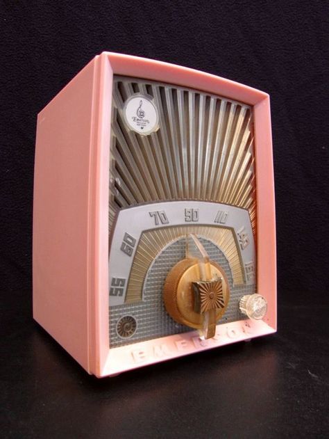 1950s Emerson Starburst Radio: Antique Radios, Retro Radios, Radio Vintage, Retro Radio, Vintage Radios, Old Pink, Mcm Decor, Film Clips, Antique Radio