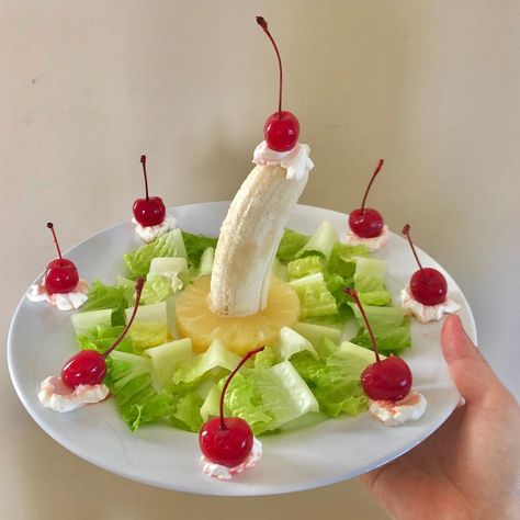 @c4keb0ss on Instagram: “was real hungry today so i made a candle salad 😋 according to Wikipedia, �“Candle salad is a vintage fruit salad that was popular in America…” Candle Salad, Honey Dinner, Birthday Cale, Spooky Dinner, Ugly Cakes, Strange Fruit, What You Eat, Weird Food, Fruit Salad