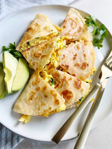 Just Egg Quesadilla - Vegan Breakfast Quesadilla - THE VGN WAY Vegan Breakfast Quesadilla, Vegan Cheese Quesadilla, Just Egg Recipes, Egg Recipe Ideas, Quesadilla Vegan, Dietary Foods, Egg Quesadilla, Egg Quiche Recipes, Xmas Brunch