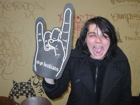 Princesa Emo, Gerald Way, Mcr Memes, I Love Mcr, Mikey Way, Band Pictures, Frank Iero, Band Memes, Emo Bands