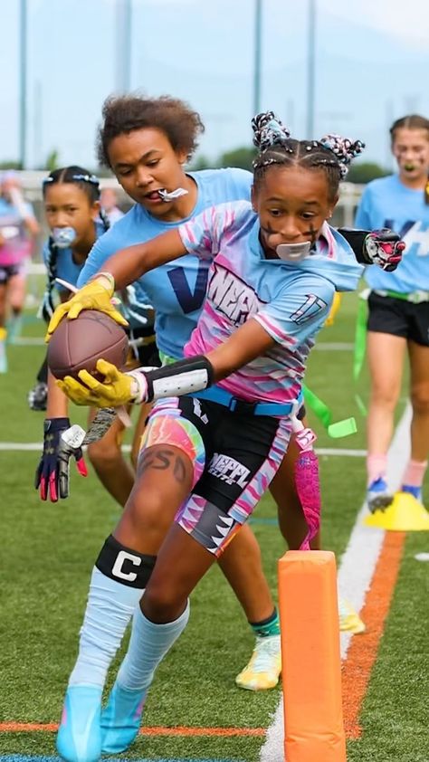 Women Flag Football, Flag Football Black Women, Girls Flag Football Outfits, Girls Flag Football Aesthetic, Flag Football Outfit Women, Flag Football Aesthetic, Girls Flag Football, Casual Athletic Outfits, Ladies Football League