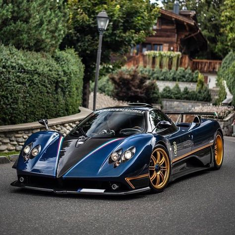 Pagani Zonda, Pagani Huayra, Car Aesthetic, Car Bag, Blue Car, Fancy Cars, Pretty Cars, Italian Cars