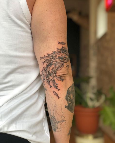 Elbow Nature Tattoo, Ocean Elbow Tattoo, Animal Elbow Tattoo, Science Tattoo Sleeve, Nature Elbow Tattoo, Fish Knee Tattoo, Elbow Tattoo Sleeve, Back Of Forearm Tattoos For Women, Wildlife Tattoo Sleeve