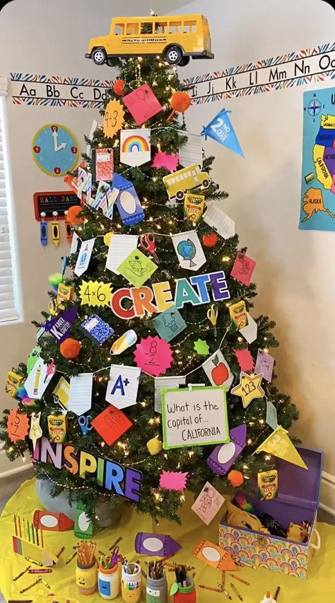 School Theme Christmas Tree, Christmad Trees, School Christmas Tree, Santa Grotto, Polar Express Christmas Party, Class Tree, Apple School, Decorated Trees, Christmas Trees For Kids