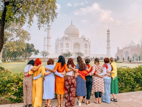 What to Wear in India as a Tourist to Feel Comfortable & Safe! - The Wandering Quinn Travel Blog What To Wear In India, Tourist Outfit, Packable Rain Jacket, India Dress, Visit India, India Tour, Gym Pants, Baggy Trousers, What To Pack