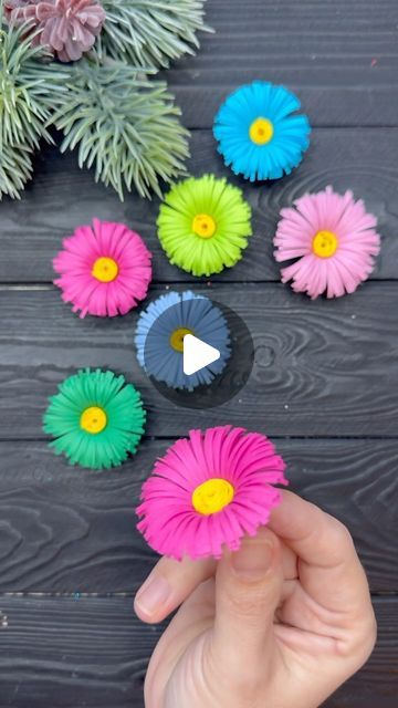 Color Paper Flowers, Easy Craft For Toddlers, Craft Flowers Paper Decoration, Handcraft Ideas For Kids, Easy Paper Crafts Diy For Kids, Paper Flowers Craft Easy, Easy Flower Crafts For Kids, Paper Flower Crafts For Kids, Construction Paper Crafts For Kids