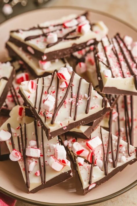 A photo of a  Peppermint Bark a Christmas Bark Ideas Peppermint Bark Aesthetic, How To Make Peppermint Bark, Group Dessert Ideas, Christmas Brittle, Pepermint Bark, Group Dessert, Easy Peppermint Bark, Christmas Peppermint Bark, Christmas Bars