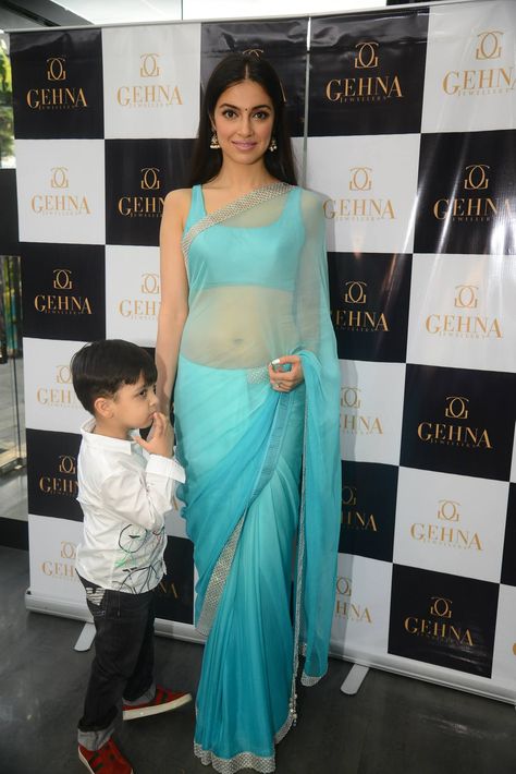 Divya Khosla Kumar looked absolutely stunning as she celebrated the essence of mother - child bond at the#GehnaWithShaina Inheritence Collection launch Divya Khosla Kumar Saree, Divya Khosla Kumar, Divya Kumar, Divya Khosla, Indian Sari Dress, Sari Blouse Designs, Indian Saree Blouse, Indian Saree Blouses Designs, Saree Blouse Patterns