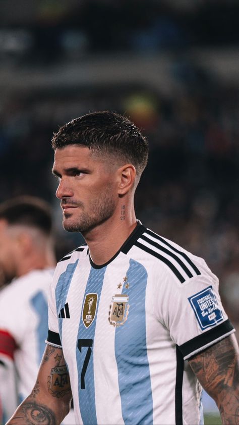 Argentina Soccer Players, Buzz Cut Styles, Stylish Boy Haircuts, Buzz Cut Hairstyles, Hair Inspiration Short, Mens Haircuts Fade, Beard Grooming, Football Boys, Stylish Boys