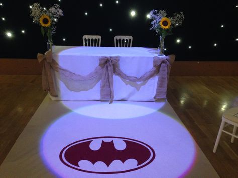 Marvel Wedding Theme, Batman Wedding Theme, Dc Wedding Theme, Comic Wedding, Marvel Wedding, Batman Wedding, Superhero Wedding, Batman Batman, Prom Theme