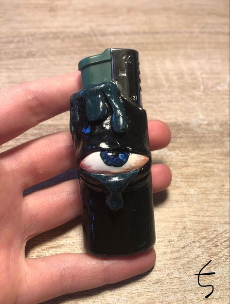 Air Dry Clay Lighter Case, Lighters Decorated Diy, Diy Lighter, Clay Lighter, Lighter Art, Custom Lighters, Aries Tattoo, Light Clay, Sculpture Art Clay