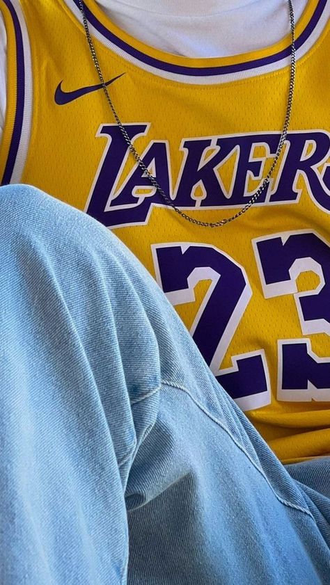 Lakers Aesthetic, Lakers Outfit, Lakers Jersey, Vibes Outfit, Cool Gifts For Teens, Bola Basket, Basketball Clothes, Nike Jersey, Jersey Outfit