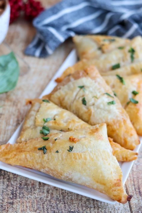 Chicken Puff Pastry Recipe Phyllo Chicken Recipes, Chicken In Puff Pastry Recipes, Chicken Puff Pastry Recipes, Chicken In Puff Pastry, Puff Pastry Dinner, Chicken Puff Pastry, Chicken Puff, Boursin Chicken, Chicken And Pastry