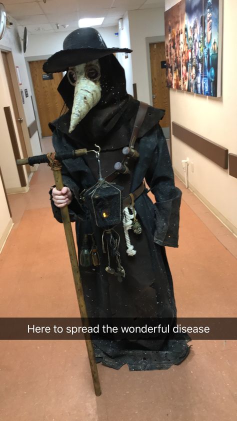 So I played a Plague doctor Steampunk Plague Doctor Costume, Polymer Clay Plague Doctor, Plage Doctor Cosplay, White Plague Doctor Costume, How To Make Plague Doctor Mask, Black Plauge Doctor, Plague Doctor Clothes, Plague Doctor Costume Ideas, Plauge Doctor Pfps