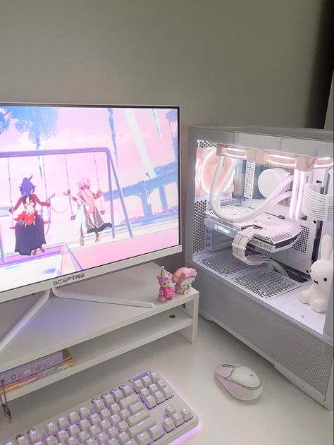 Soft Pc Setup, Cute Pc Aesthetic, Gaming Minimalist Setup, Small Pc Setup Aesthetic, White Monitor Setup, White Set Up Gaming, White Pc Aesthetic, White Set Up, White And Pink Pc Setup