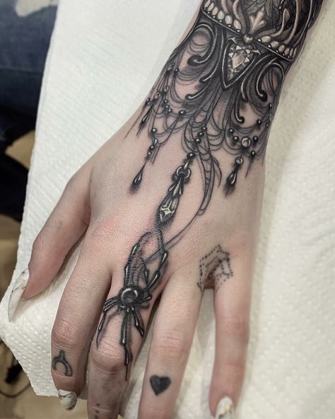 Female Tattoo Designs, Jewelry Tattoo Designs, Tatoo 3d, Ryan Ashley, Best Tattoo Ideas, Female Tattoo Artists, Hand Tattoos For Women, Tattoo Ideas Female, Different Tattoos