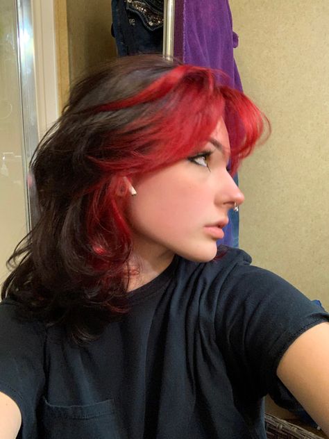 Short Dyed Hair, Short Grunge Hair, Red Hair Inspo, Hair Streaks, Dyed Hair Inspiration, Hair Inspiration Short, Pretty Hair Color, Hair Stylies, Alternative Hair