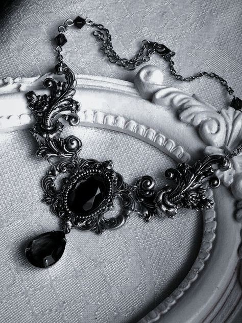 Goth Princess Aesthetic, Victorian Era Aesthetic, Vampire Wedding, Jewelry Mood Board, Gothic Crown, Goth Princess, Gothic Princess, Hammered Silver Jewelry, Medieval Woman