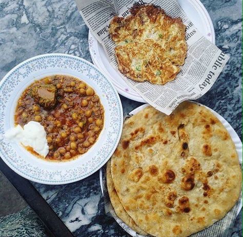 Nashta <3 Nashta Snapchat, Pakistani Foods, Food Shoot, History Of Pakistan, Good Day Messages, Break Fast, Delicacy Food, Desi Food, Pakistani Food