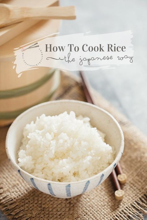 How to cook absolutely perfect Japanese plain steamed rice, the Japanese way. Instructions for cooking with and without a rice cooker. via @www.pinterst.com/shihoko67 Cooking Rice, Delicious Rice, Cook Rice, Perfect Rice, Cooking White Rice, Japanese Rice, Gluten Free Rice, How To Cook Rice, Cooking Guide