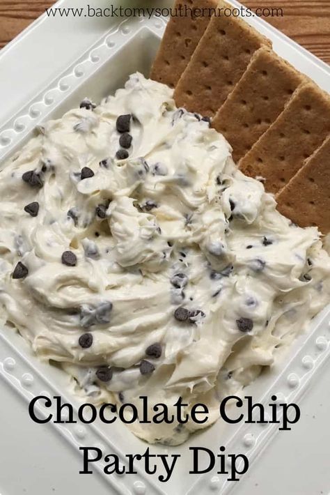 Easy and Creamy Chocolate Chip Dip Recipe is easy as pie to make. It is one of the best Christmas holiday recipes. You're sure to be a hit at the party. Chocolate Chip Dip Recipe, Christmas Holiday Recipes, Chip Dip Recipes, Chocolate Chip Dip, Dessert Dip Recipes, Party Dip, Sweet Dips, Dip Recipes Easy, Party Dips