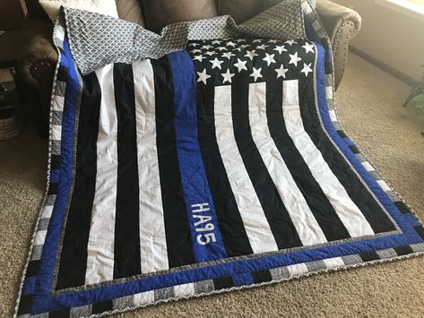 Police Quilt Ideas, Police Quilt, Remembering Dad, Blue Line Flag, Flag Quilt, Man Quilt, Patriotic Quilts, Cartoon Network Adventure Time, Afghan Blanket