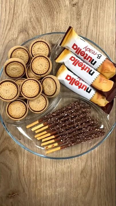 Nutella Biscuit B-ready & Pepero Snack Filling Platter ASMR #asmr #nutella #biscuit #pepero #lotte #bready #snack #chocolate #viral #satisfying #oddlysatisfy... Pepero Chocolate, Nutella Biscuits, Snack Chocolate, Nutella, Birthday Party, Birthday