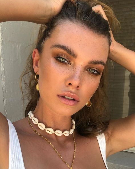 Latte Makeup, Summer Makeup Trends, Festival Make Up, Bronze Makeup, Chic Makeup, Velvet Teddy, Loose Pigments, Summer Makeup, Makeup Trends