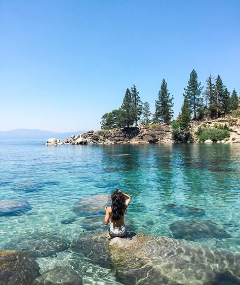 Anna Nguyen on Instagram: “Did you know there's a secret "clothing optional" beach in Lake Tahoe? Well not so secret but look past the leather sofas on the shore for…” Lake Tahoe Summer Outfits, Tahoe Instagram Pictures, Lake Tahoe Picture Ideas, Lake Tahoe Photo Ideas, Lake Tahoe Aesthetic Summer, Lake Tahoe Instagram Pictures, Lake Tahoe Photoshoot, Sand Harbor Lake Tahoe, Lake Tahoe Photography