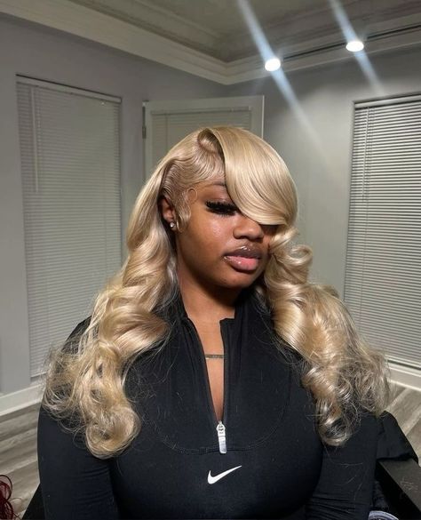 Prettiest Hairstyles, Curly Wig Install, Blonde Side Part, Teenage Hairstyles, Braided Hairstyles For Black Women Cornrows, Frontal Wig Hairstyles, Wig Install, Frontal Hairstyles, Hot Hair Styles