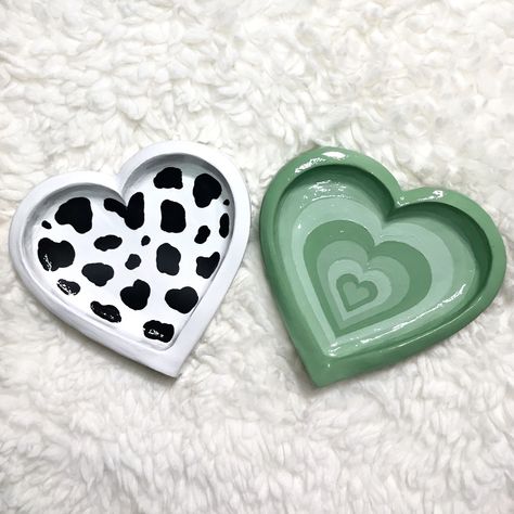 Handmade cow print and heart jewelry trays/ room decor Dough Ideas, Clay Diy Projects, Indie Room Decor, Heart Shaped Jewelry, Cute Clay, Jewelry Tray, Pottery Sculpture, Diy Clay Crafts, Funky Jewelry