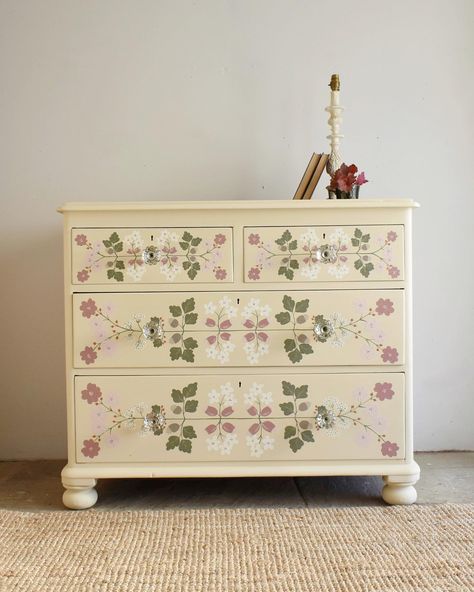 Dingley Dell Creative | Dogwood Roses and Acorns… Latest piece to be leaving the workshop. I sourced these rather lovely antique pine chest of drawers with… | Instagram Folk Painted Furniture, Folk Furniture, Furniture Illustration, Boho Homes, Hand Painted Dressers, Pine Chest Of Drawers, Furniture Business, Cottagecore Home, Pine Chests